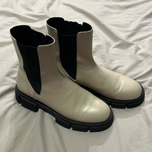 Zara Women's Lug Sole Chelsea Boots Size 42 (US 11) In Cream / Black